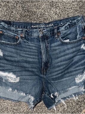 American Eagle 90’s Boyfriend